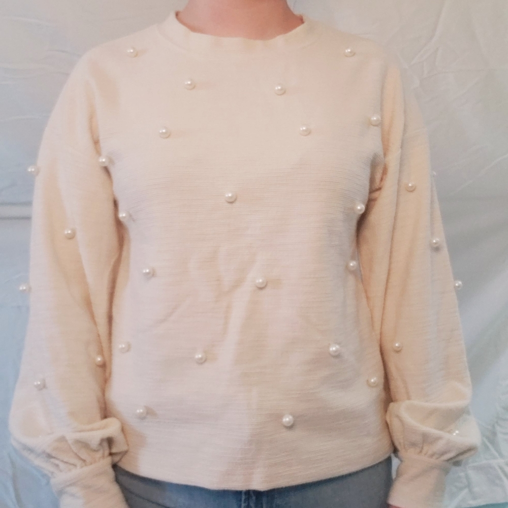 Vintage-esque top with balloon sleeves
